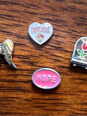 Pink "HOPE" Oval & Heart Mom Charms Set